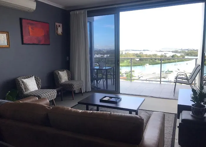 The Perfect Host @ Curtis Apartments